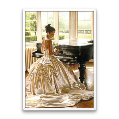 Donna che suona il piano